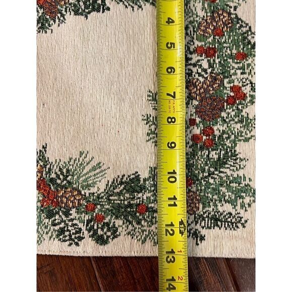 Vintage Christmas Table Placemats and Runner Cream with Wreath Design Cotton - Picture 10 of 11